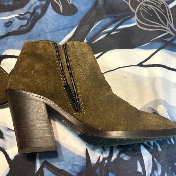 Aquatalia bootie-size 8 worn twice - Picture 7 of 7